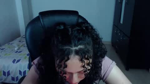 Snapshot of freud_x_louise1 chatting on February 28, 5:15 am Louise  online show from February 28, 5:15 am