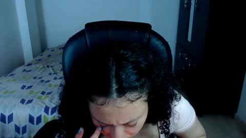 Snapshot of freud_x_louise1 chatting on March 6, 6:30 am Louise  online show from March 6, 6:30 am