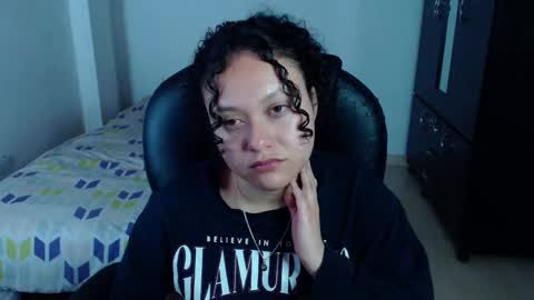 Snapshot of freud_x_louise1 chatting on March 7, 5:18 am Louise  online show from March 7, 5:18 am