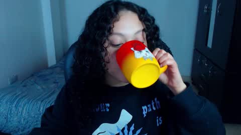 Snapshot of freud_x_louise1 chatting on October 6, 3:04 am Louise  online show from October 6, 3:04 am