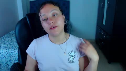 Snapshot of freud_x_louise1 chatting on April 15, 11:06 am Louise online show from April 15, 11:06 am