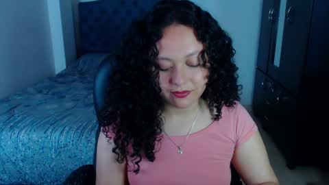 Snapshot of freud_x_louise1 chatting on May 2, 1:27 pm Louise online show from May 2, 1:27 pm