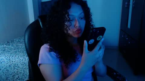 Snapshot of freud_x_louise1 chatting on May 14, 4:47 pm Louise online show from May 14, 4:47 pm