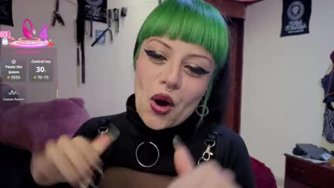 Snapshot of freyaa_sorceress chatting on November 30, 4:55 pm freyaa_sorceress online show from November 30, 4:55 pm