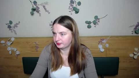 Snapshot of freyadak chatting on December 14, 12:33 am FreyaDak online show from December 14, 12:33 am