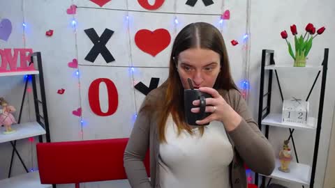 Snapshot of freyadak chatting on February 12, 2:03 am FreyaDak online show from February 12, 2:03 am