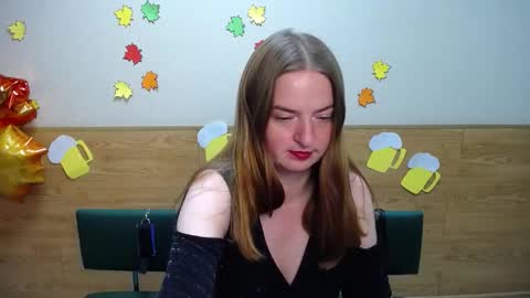 Snapshot of freyadak chatting on September 23, 5:05 pm FreyaDak online show from September 23, 5:05 pm