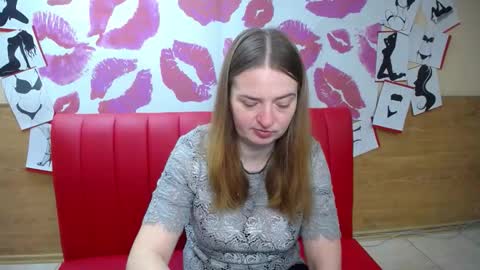 Snapshot of freyadak chatting on November 16, 6:08 am FreyaDak online show from November 16, 6:08 am