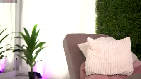Snapshot of freyaheart chatting on June 2, 5:31 am freyaheart online show from June 2, 5:31 am