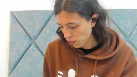 Snapshot of freyamoller_ chatting on August 7, 7:27 pm FreyaMoller online show from August 7, 7:27 pm