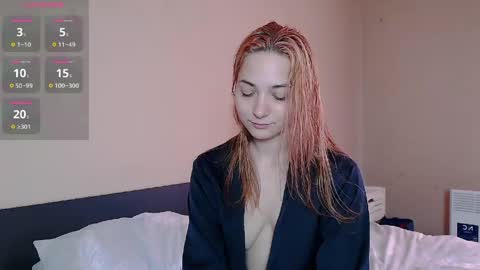 Snapshot of freyaoliver chatting on June 5, 2:23 pm FreyaOliver online show from June 5, 2:23 pm
