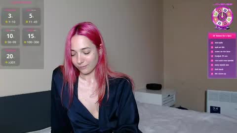 Snapshot of freyaoliver chatting on June 10, 11:24 pm FreyaOliver online show from June 10, 11:24 pm
