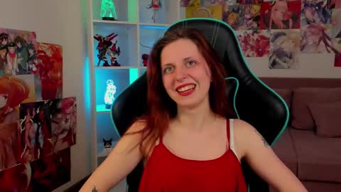 FreyaVey online show from March 13, 5:19 pm