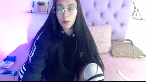 Snapshot of freyja_01 chatting on February 4, 9:52 pm Freyja online show from February 4, 9:52 pm