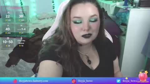 Freyja Bowe online show from March 18, 2:37 am
