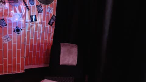 Snapshot of freyjalodbrok chatting on March 15, 12:05 am Call me Lilith online show from March 15, 12:05 am