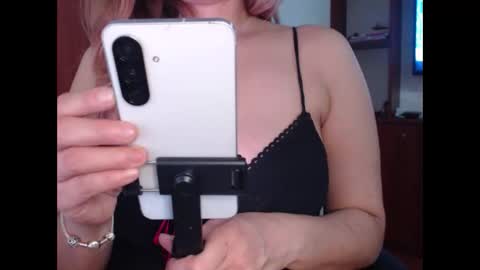 Snapshot of freyjashine_x chatting on May 7, 11:26 am FREYJA LOREN online show from May 7, 11:26 am