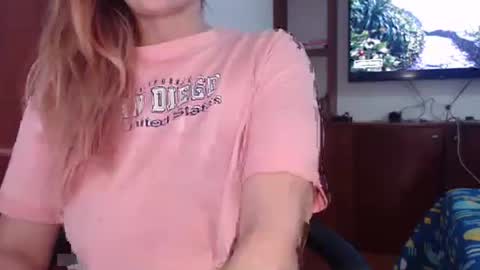 Snapshot of freyjashine_x chatting on May 15, 11:06 am FREYJA LOREN online show from May 15, 11:06 am