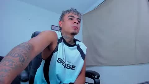 Snapshot of freyva_ chatting on July 14, 2:05 am freyva_ online show from July 14, 2:05 am