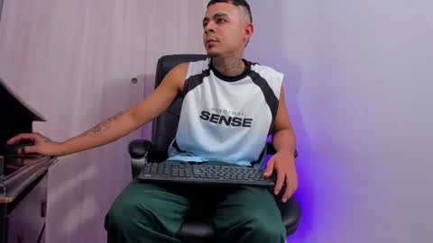 Snapshot of freyva_ chatting on August 6, 5:09 am freyva_ online show from August 6, 5:09 am
