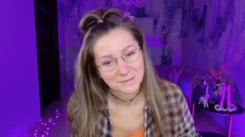 Snapshot of fridatander chatting on January 2, 9:00 am Frida Tander online show from January 2, 9:00 am