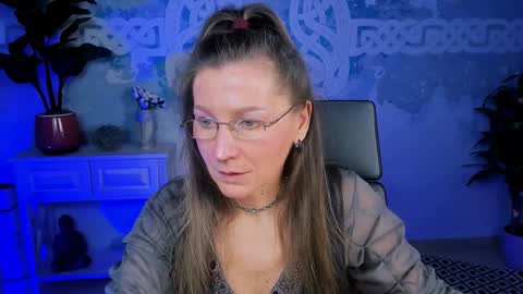 Snapshot of fridatander chatting on February 1, 9:11 am Frida Tander online show from February 1, 9:11 am