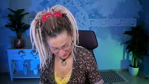 Snapshot of fridatander chatting on January 8, 5:10 am Frida Tander online show from January 8, 5:10 am