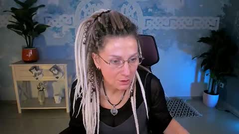 Snapshot of fridatander chatting on January 9, 5:10 am Frida Tander online show from January 9, 5:10 am