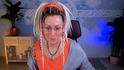 Snapshot of fridatander chatting on February 3, 5:05 am Frida Tander online show from February 3, 5:05 am