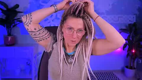 Snapshot of fridatander chatting on February 18, 5:14 am Frida Tander online show from February 18, 5:14 am