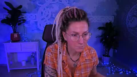 Snapshot of fridatander chatting on February 26, 5:50 am Frida Tander online show from February 26, 5:50 am