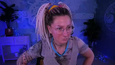 Snapshot of fridatander chatting on February 27, 9:09 am Frida Tander online show from February 27, 9:09 am