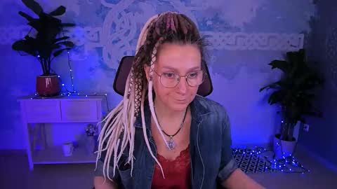 Snapshot of fridatander chatting on March 8, 5:00 am Frida Tander online show from March 8, 5:00 am