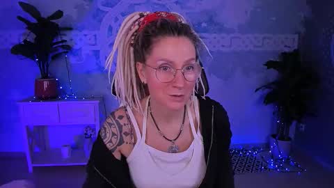 Snapshot of fridatander chatting on March 10, 5:45 am Frida Tander online show from March 10, 5:45 am