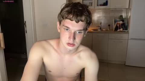 Snapshot of friday_gay_dude chatting on July 23, 8:40 pm Andrew online show from July 23, 8:40 pm