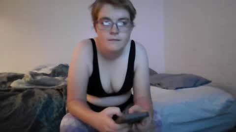 Snapshot of friendly_treat8211 chatting on July 6, 3:36 am friendly_treat8211 online show from July 6, 3:36 am
