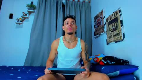 Snapshot of friendsofeverything_ chatting on July 5, 12:01 pm Adam y pitter online show from July 5, 12:01 pm