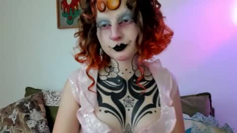 Snapshot of friskyflowers chatting on May 25, 12:16 am cherry online show from May 25, 12:16 am