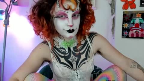 Snapshot of friskyflowers chatting on May 26, 12:17 am cherry online show from May 26, 12:17 am