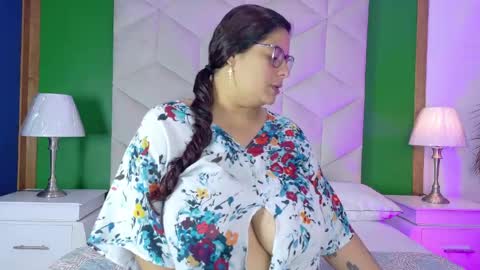 Snapshot of fromheaven_ chatting on April 27, 1:09 pm Lucy online show from April 27, 1:09 pm