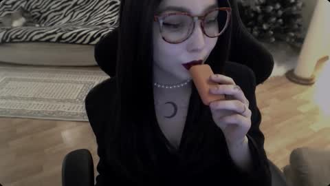 Lilith online show from December 15, 11:47 am