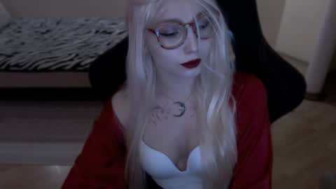 Lilith online show from June 18, 9:30 pm