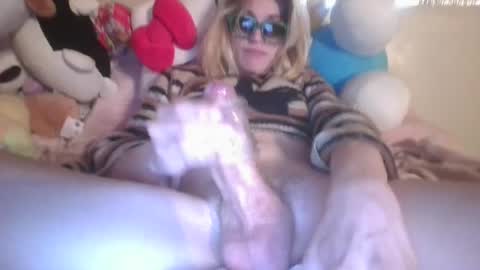 Snapshot of frootloops420 chatting on July 4, 6:03 pm frootloops420 online show from July 4, 6:03 pm
