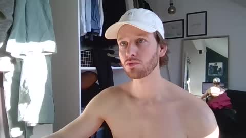 frozenyoga online show from February 1, 10:48 am