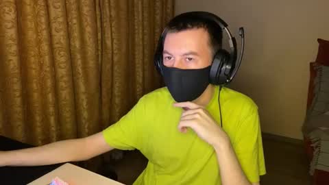 Snapshot of froztai chatting on December 3, 3:43 pm froztai online show from December 3, 3:43 pm