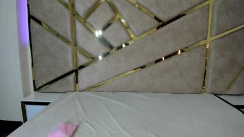 Frreya  online show from November 6, 2:45 am