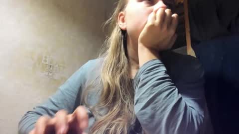 Snapshot of frumcake chatting on January 27, 1:16 am FrumCake online show from January 27, 1:16 am