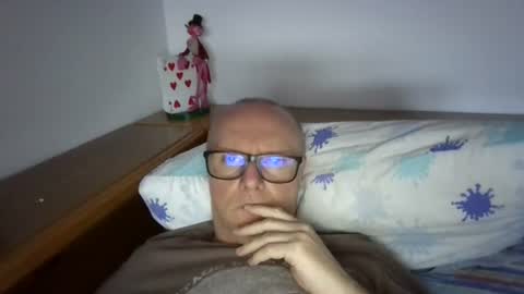 Snapshot of frustino75 chatting on June 16, 6:32 pm Frustino online show from June 16, 6:32 pm