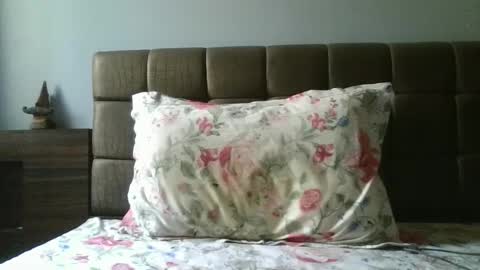 Snapshot of fruti_loops chatting on February 15, 10:33 am fruti loops Bull online show from February 15, 10:33 am