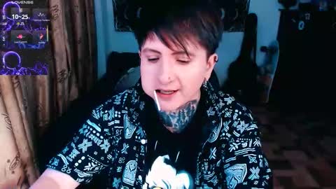 Snapshot of ftmblueyes chatting on October 24, 1:03 am HEHIM online show from October 24, 1:03 am